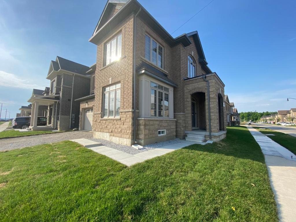 Vila 537 Veterans Dr Brampton On L7A 0C4 Exteriér fotografie