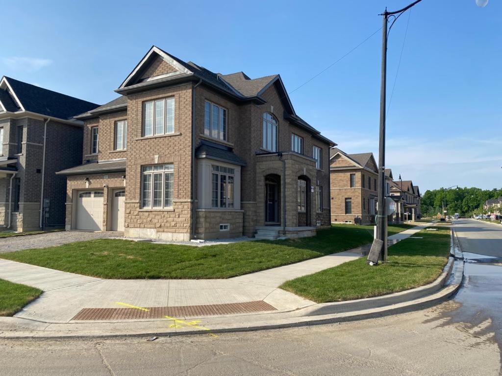 Vila 537 Veterans Dr Brampton On L7A 0C4 Exteriér fotografie