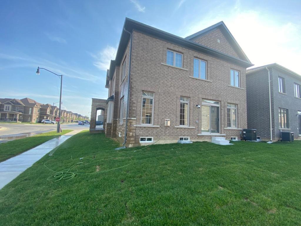 Vila 537 Veterans Dr Brampton On L7A 0C4 Exteriér fotografie